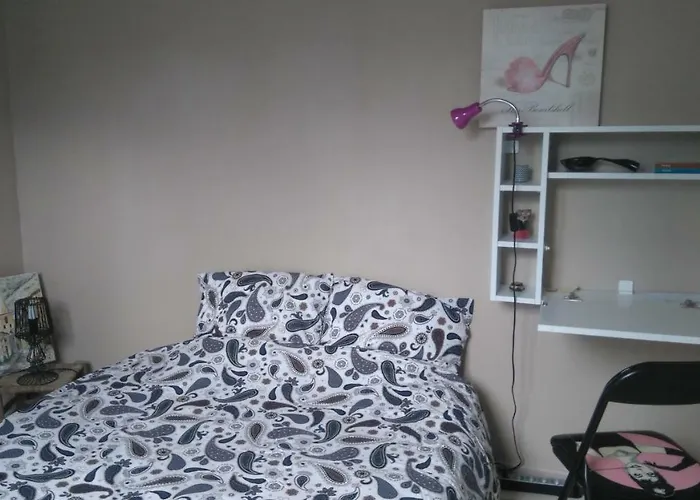 Privée Dans Maison Avec Jardin Habitación en casa particular Saint-Sébastien-sur-Loire